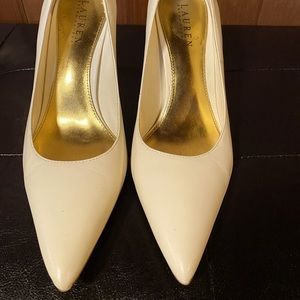 Beautiful cream 4 in Ralph Lauren heels